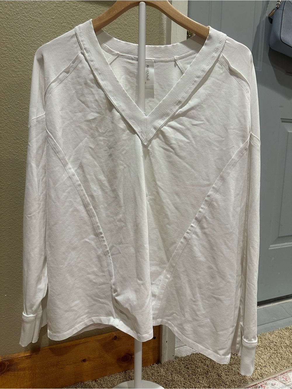 Casual V-Neck White Women's Sweatshirt